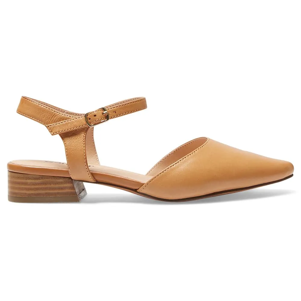 Amity Flat in Tan Leather