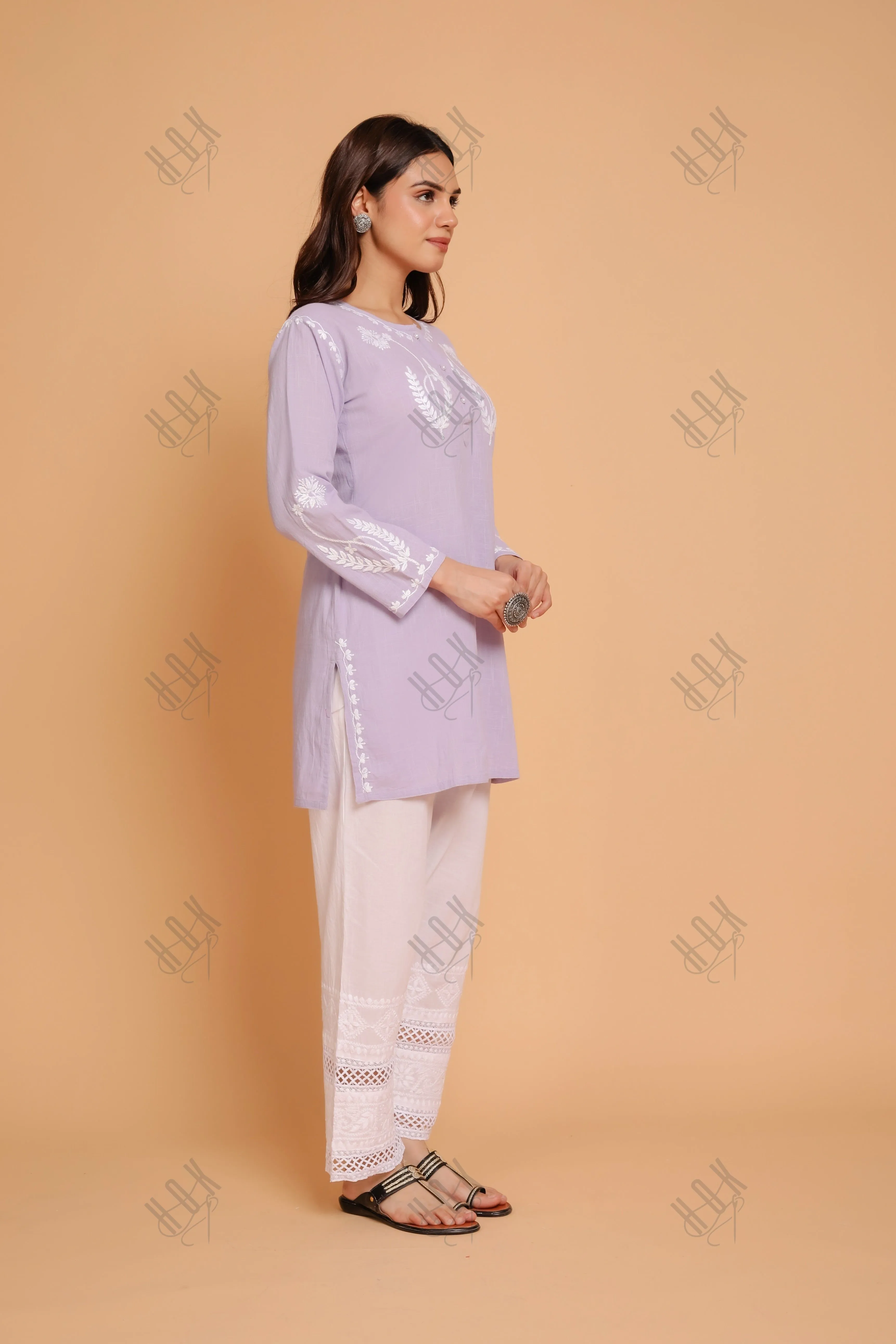 Saba Chikankari Short kurta in Slub cotton - Lilac